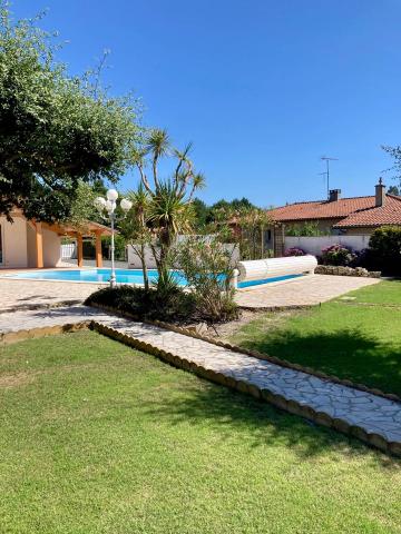 Holiday rental in house (with pool) 8 persons MOLIETS ET MAA (40)