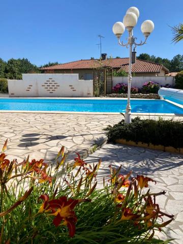 Holiday rental in house (with pool) 8 persons MOLIETS ET MAA (40)